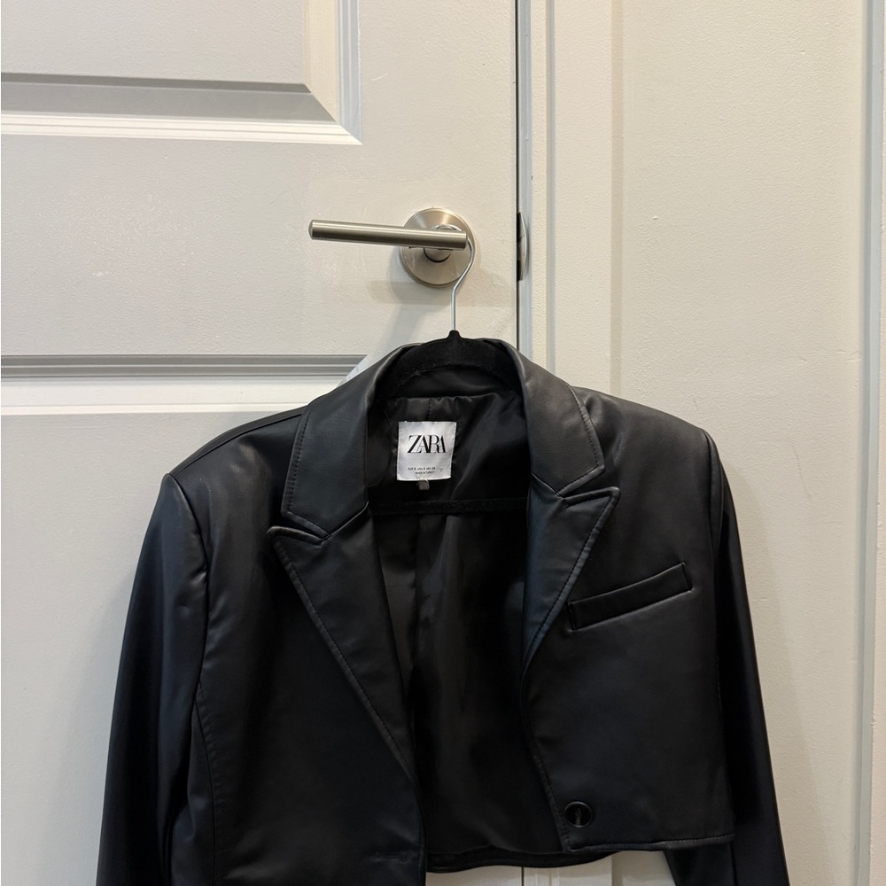 Zara Women's Black Cropped Blazer
